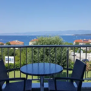 https://villa-simfonija.primorje-gorskikotar.com